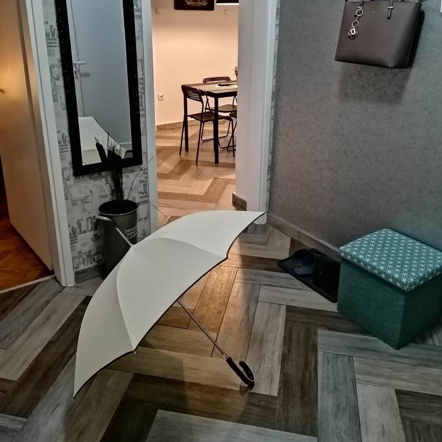 Hills Apartments Vrsac Luaran gambar
