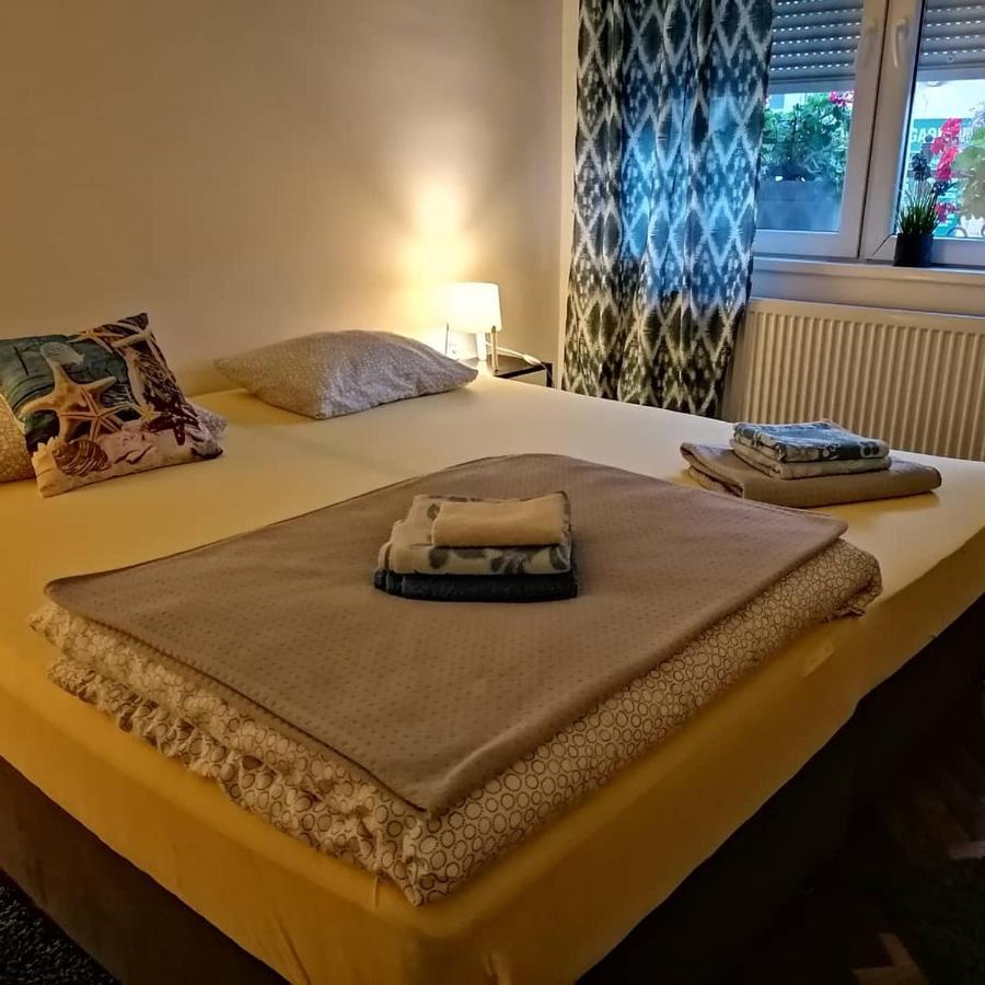 Hills Apartments Vrsac Luaran gambar