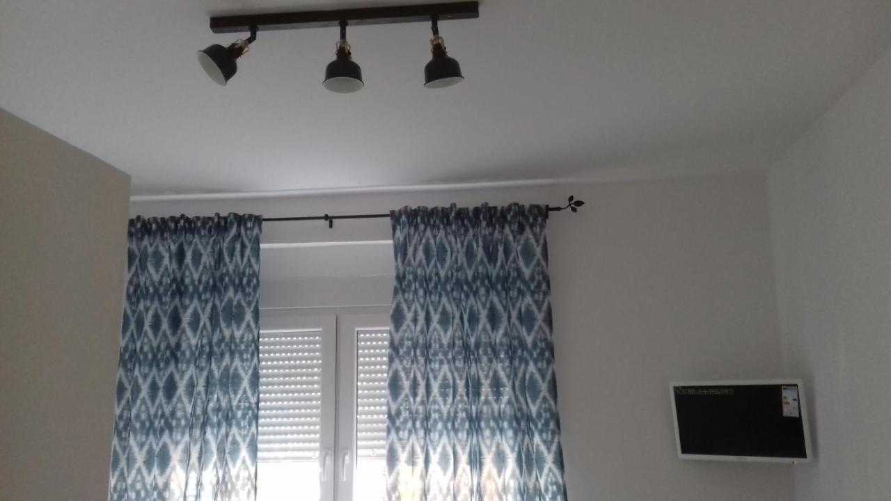 Hills Apartments Vrsac Luaran gambar