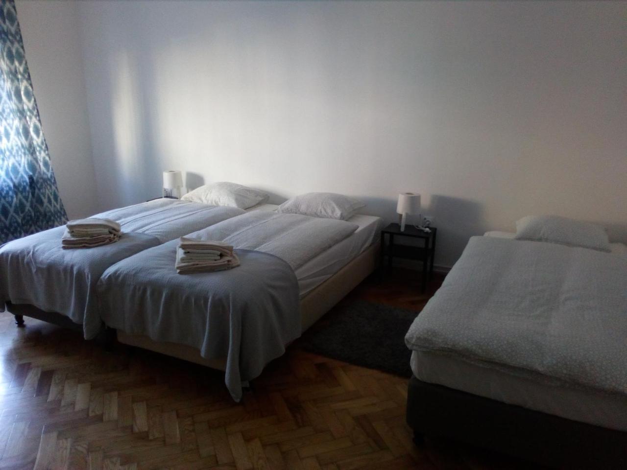 Hills Apartments Vrsac Luaran gambar